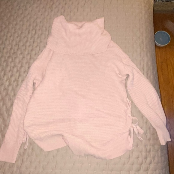 Pink cowneck sweater - Picture 1 of 4